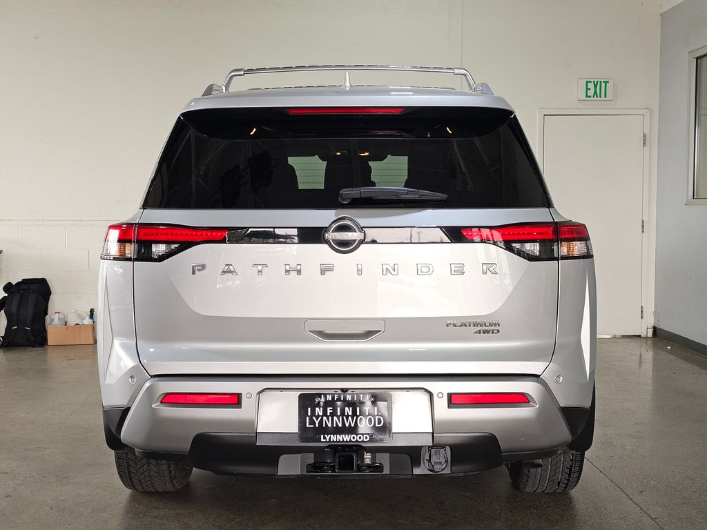 2022 Nissan Pathfinder Platinum photo 5