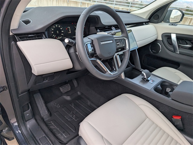 2025 Land Rover Discovery Sport S photo 6