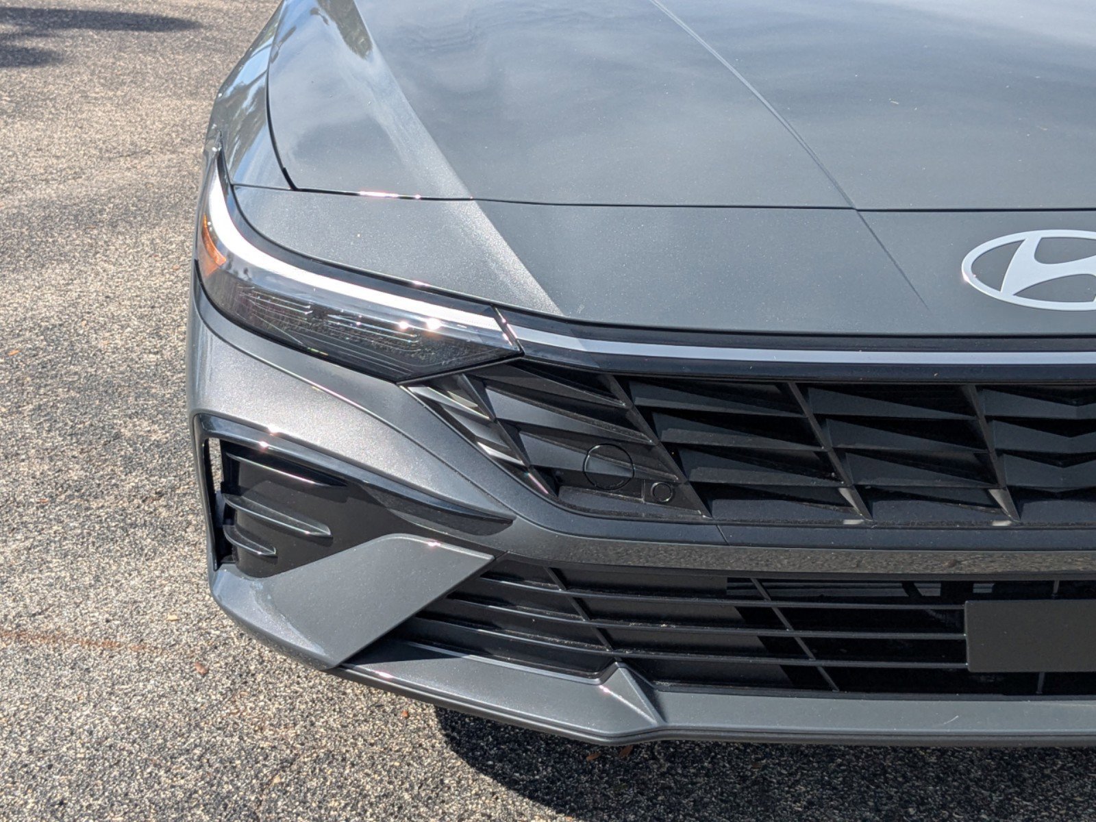 2025 Hyundai Elantra Hybrid Limited photo 9