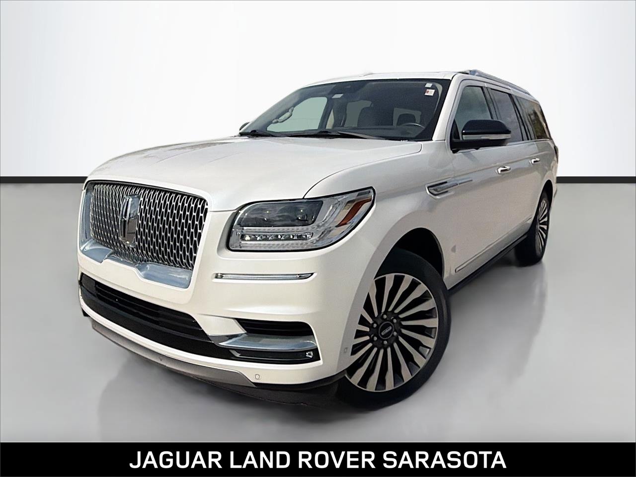 2019 Lincoln Navigator Reserve's photo