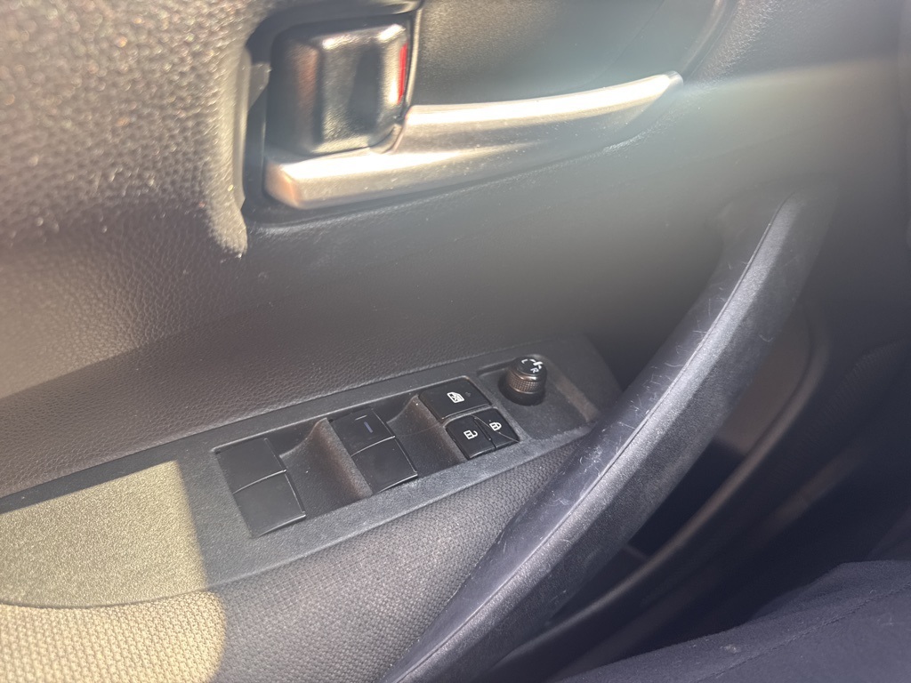 2020 Toyota Corolla LE photo 15