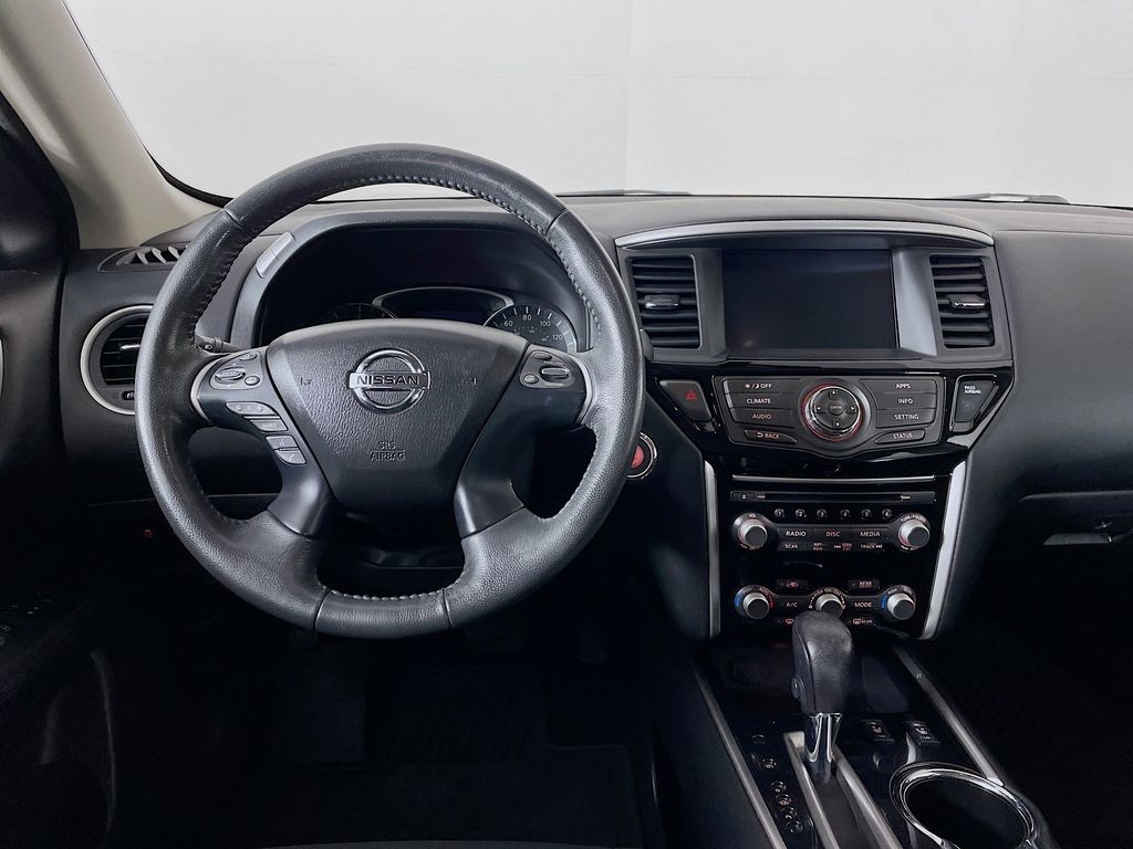 2017 Nissan Pathfinder SV photo 21