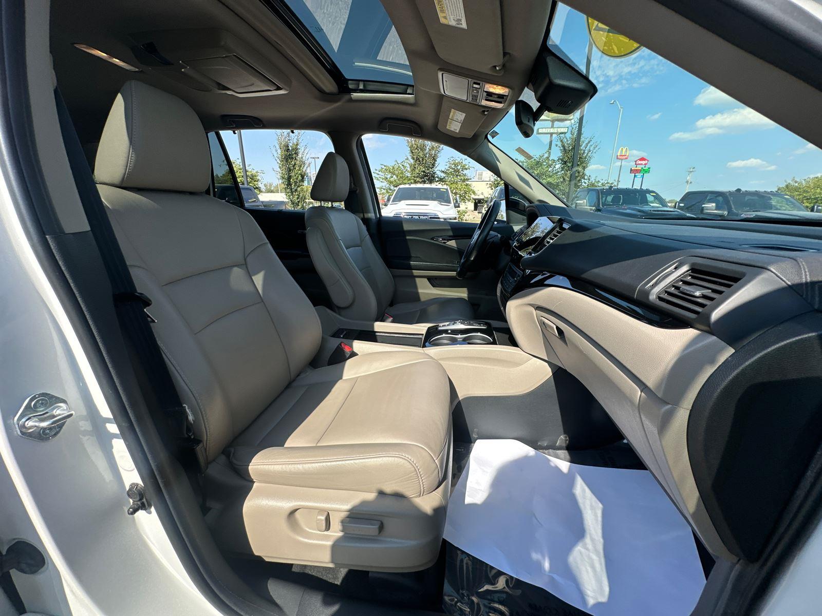 2021 Honda Pilot Touring photo 35