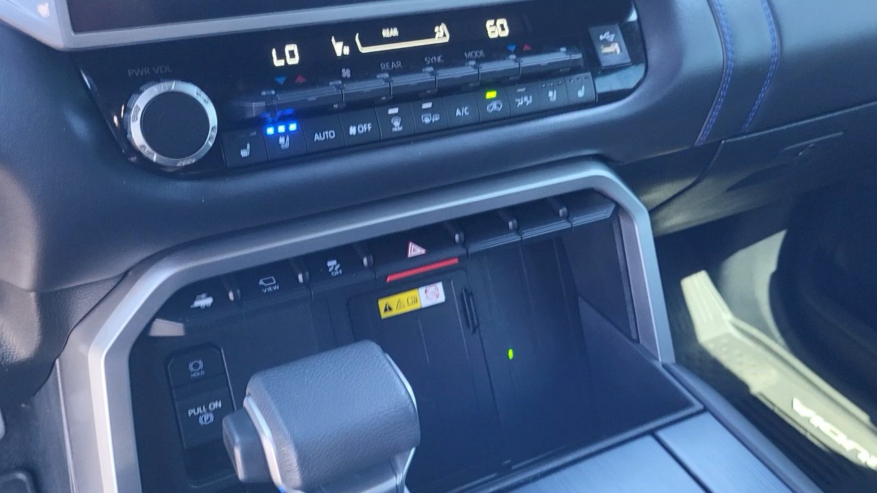 2023 Toyota Sequoia Platinum photo 16