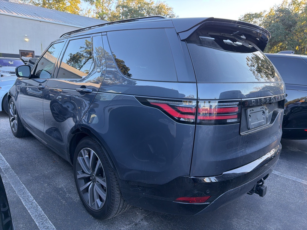 2025 Land Rover Discovery P360 Dynamic SE photo 3