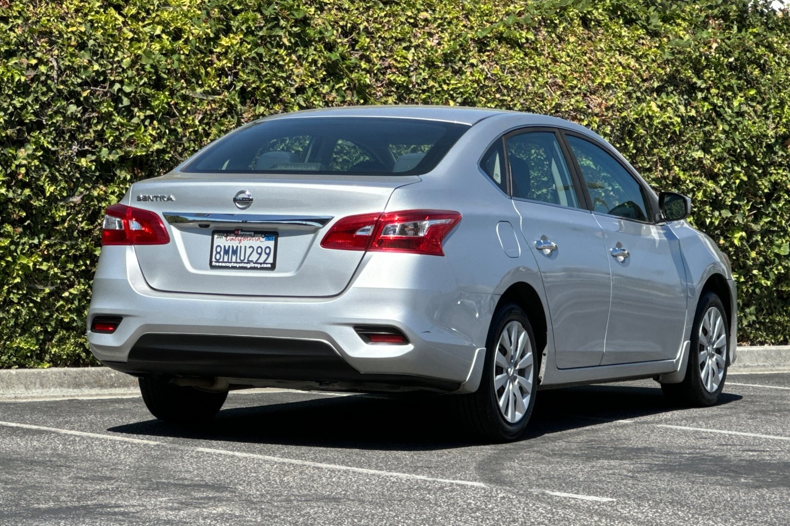 2019 Nissan Sentra S photo 4
