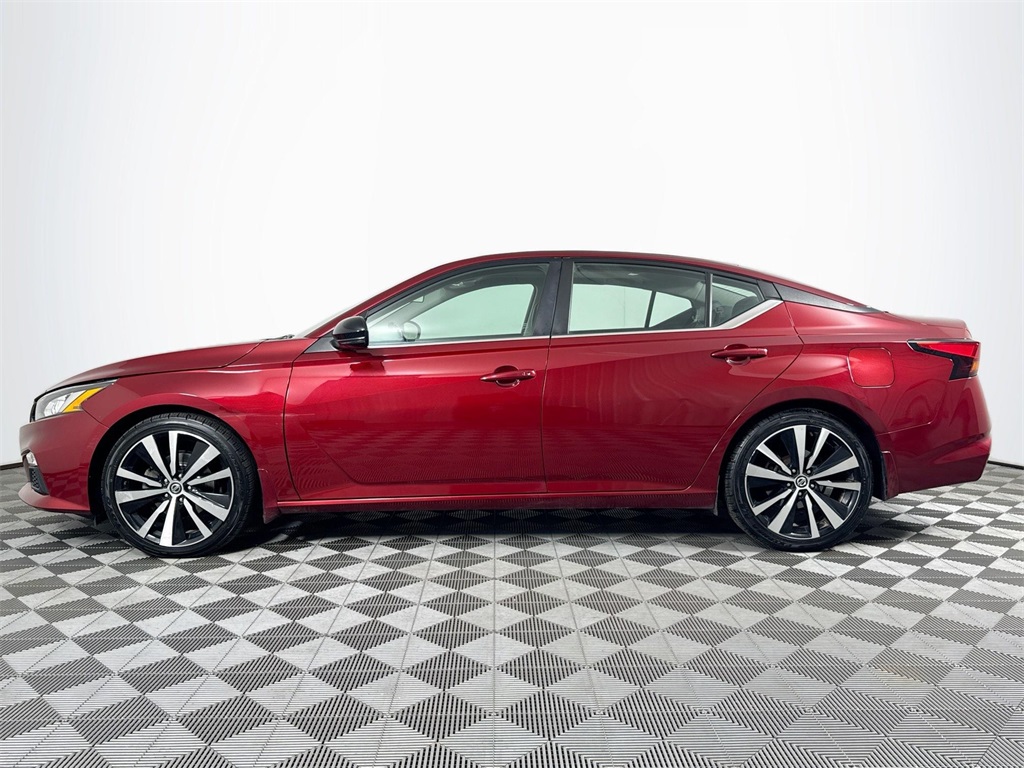 2019 Nissan Altima 2.5 SR photo 2