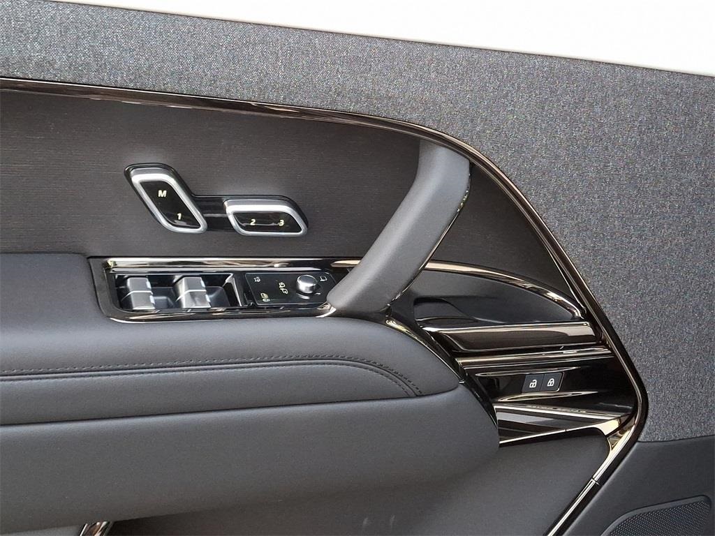 2025 Land Rover Range Rover Sport SE photo 2