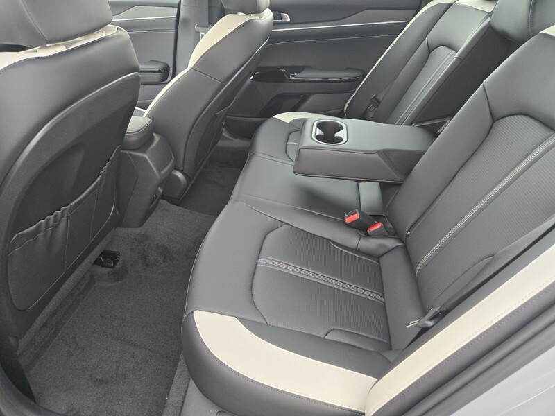 2025 Kia K5 GT-Line photo 8
