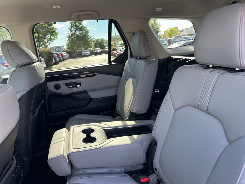 2025 Honda Pilot EX-L photo 11