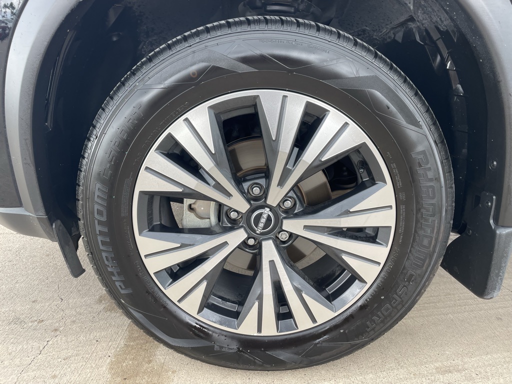 2023 Nissan Rogue SV photo 7