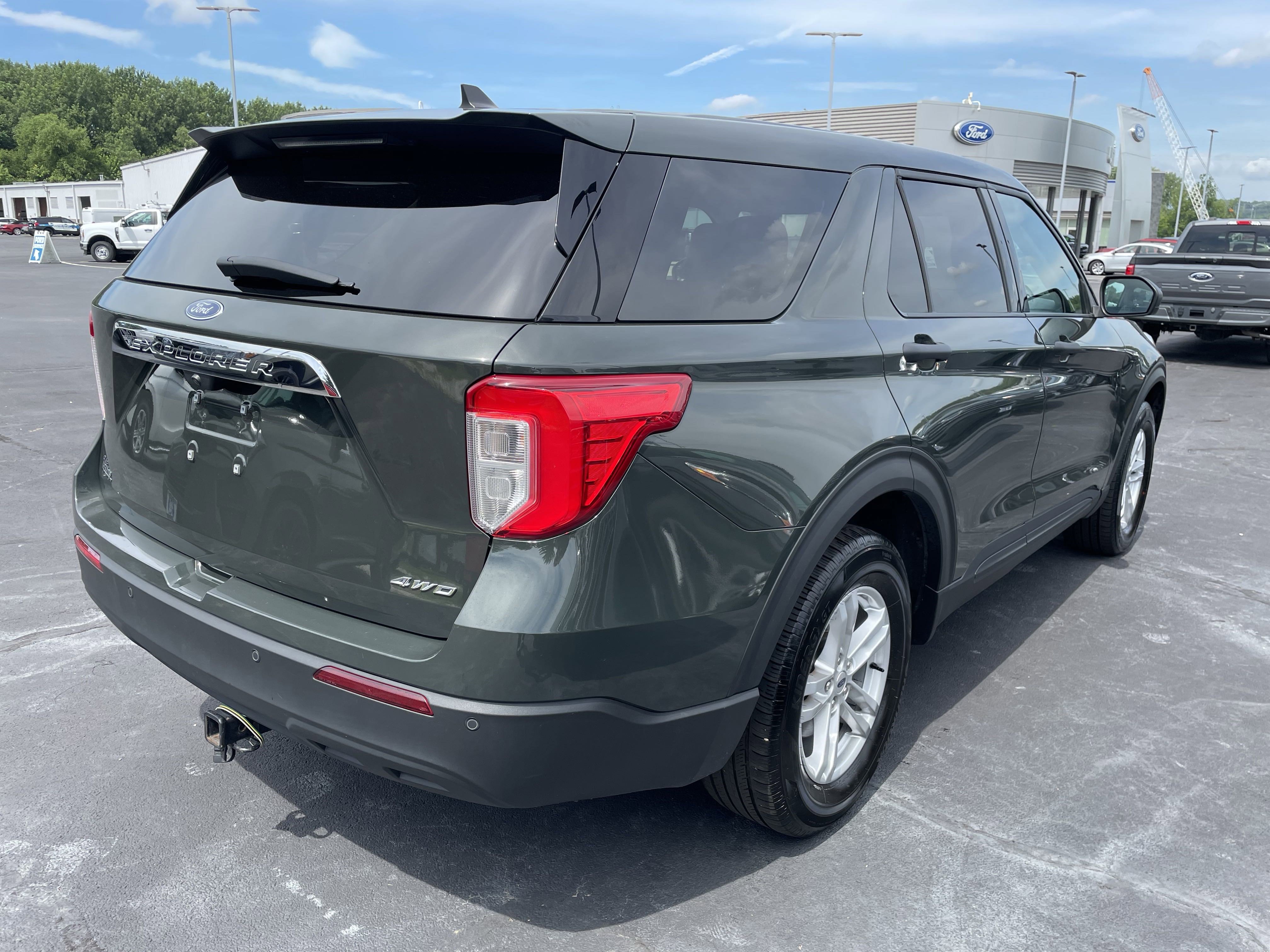 2023 Ford Explorer Base photo 4