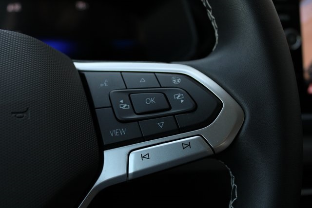 2024 Volkswagen Taos SE photo 9