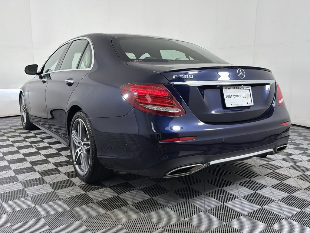 2018 Mercedes Benz E 300 photo 4