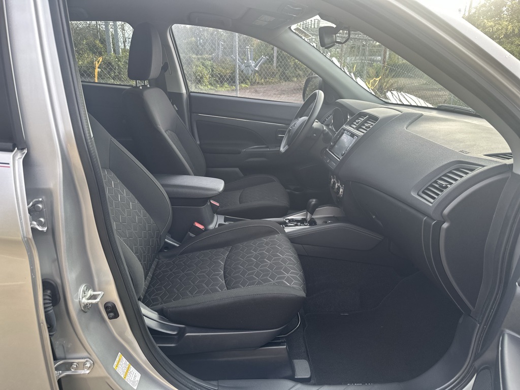 2023 Mitsubishi Outlander Sport ES photo 19