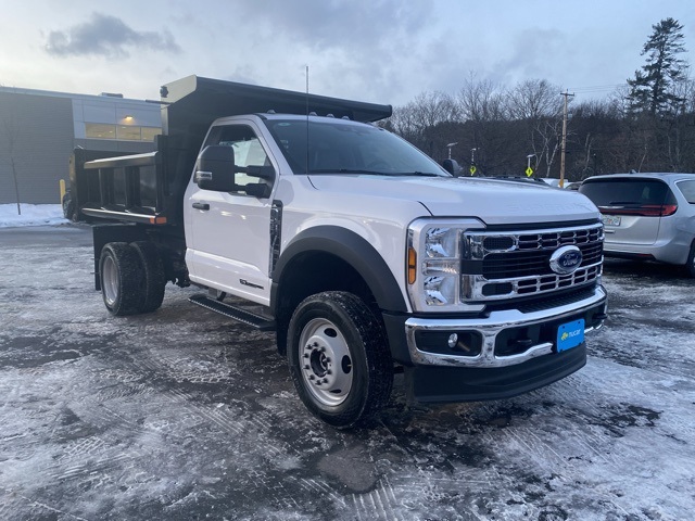 2025 Ford F-550 Super Duty Chassis Cab XL's photo