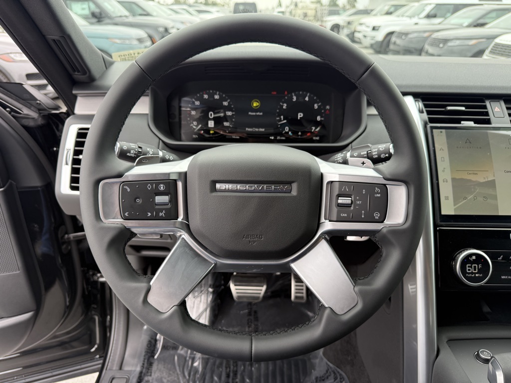 2025 Land Rover Discovery SE photo 14