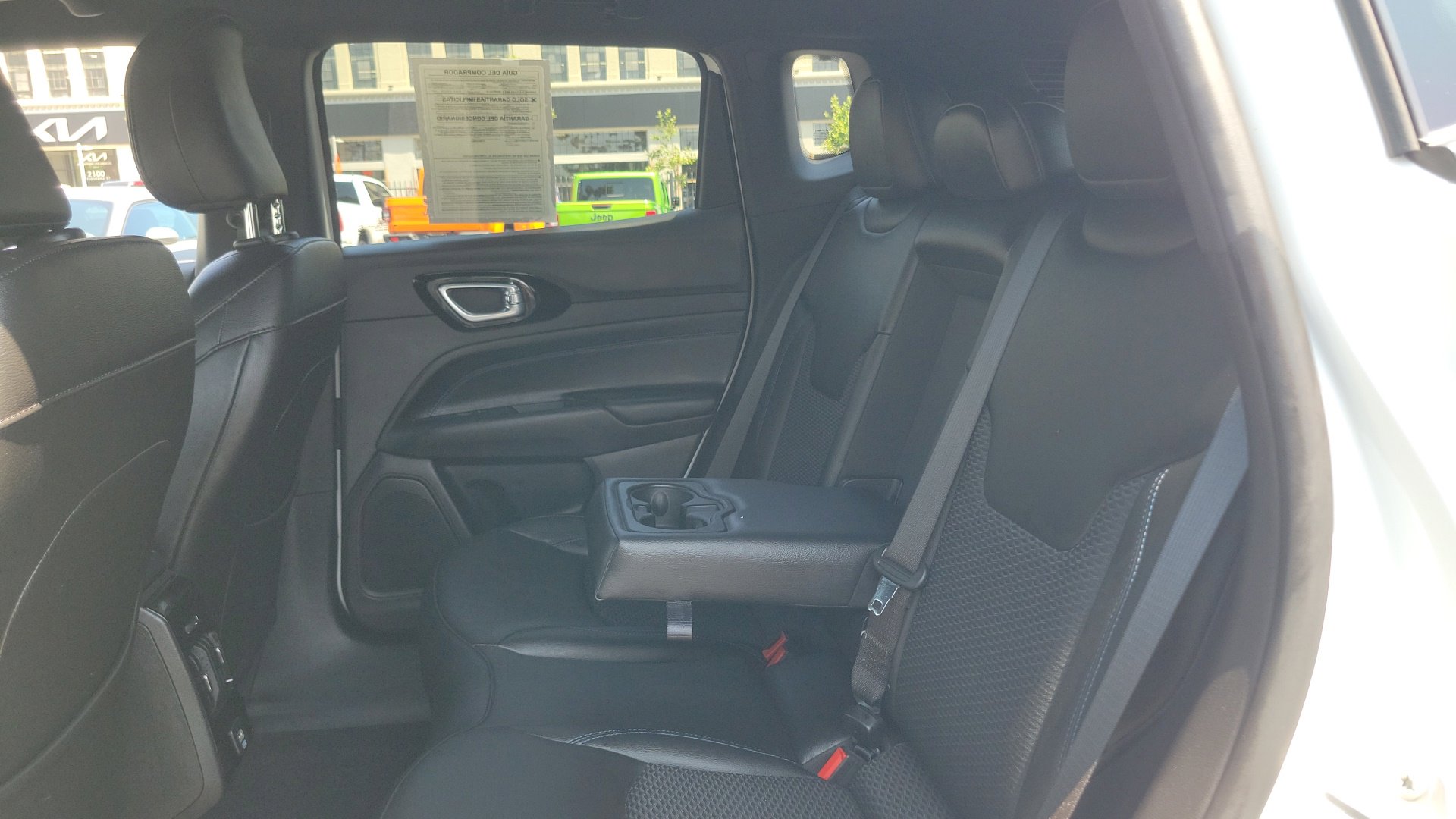 Used 2025 Bright White Clearcoat Jeep Latitude image 9