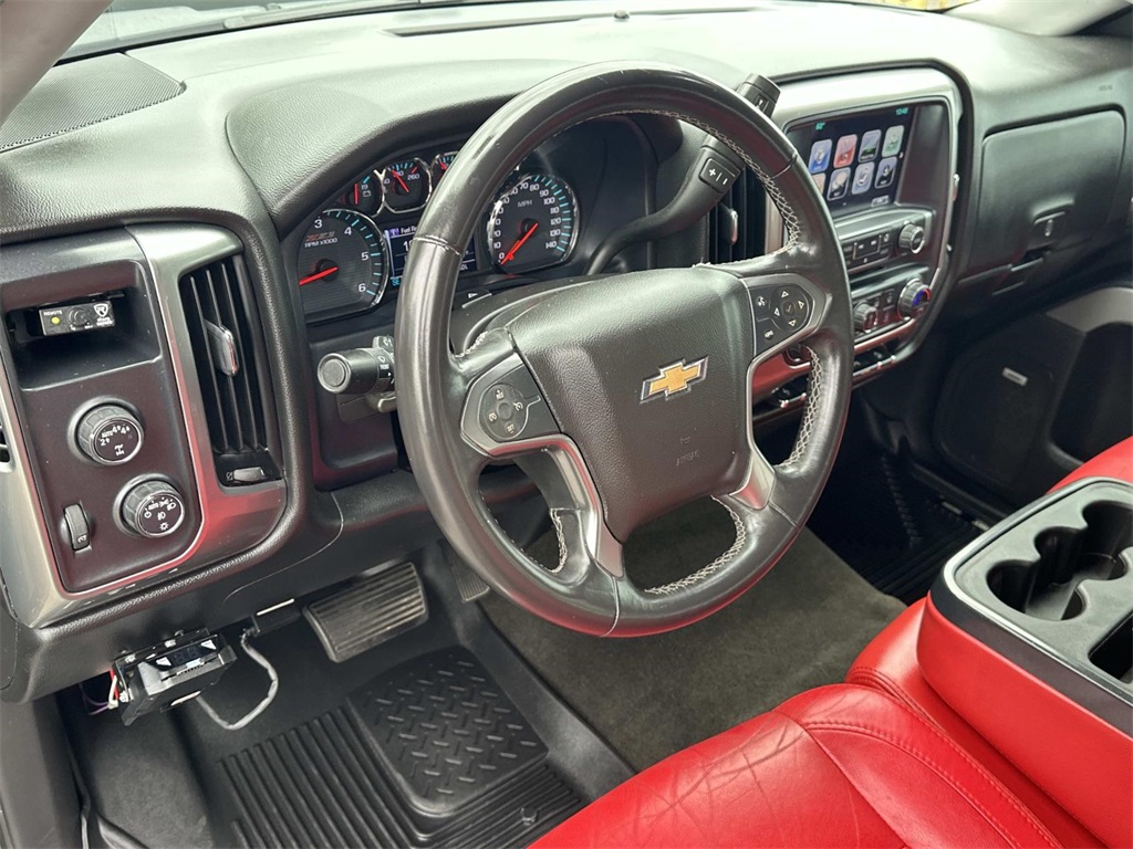 2017 Chevrolet Silverado 1500 LT photo 3