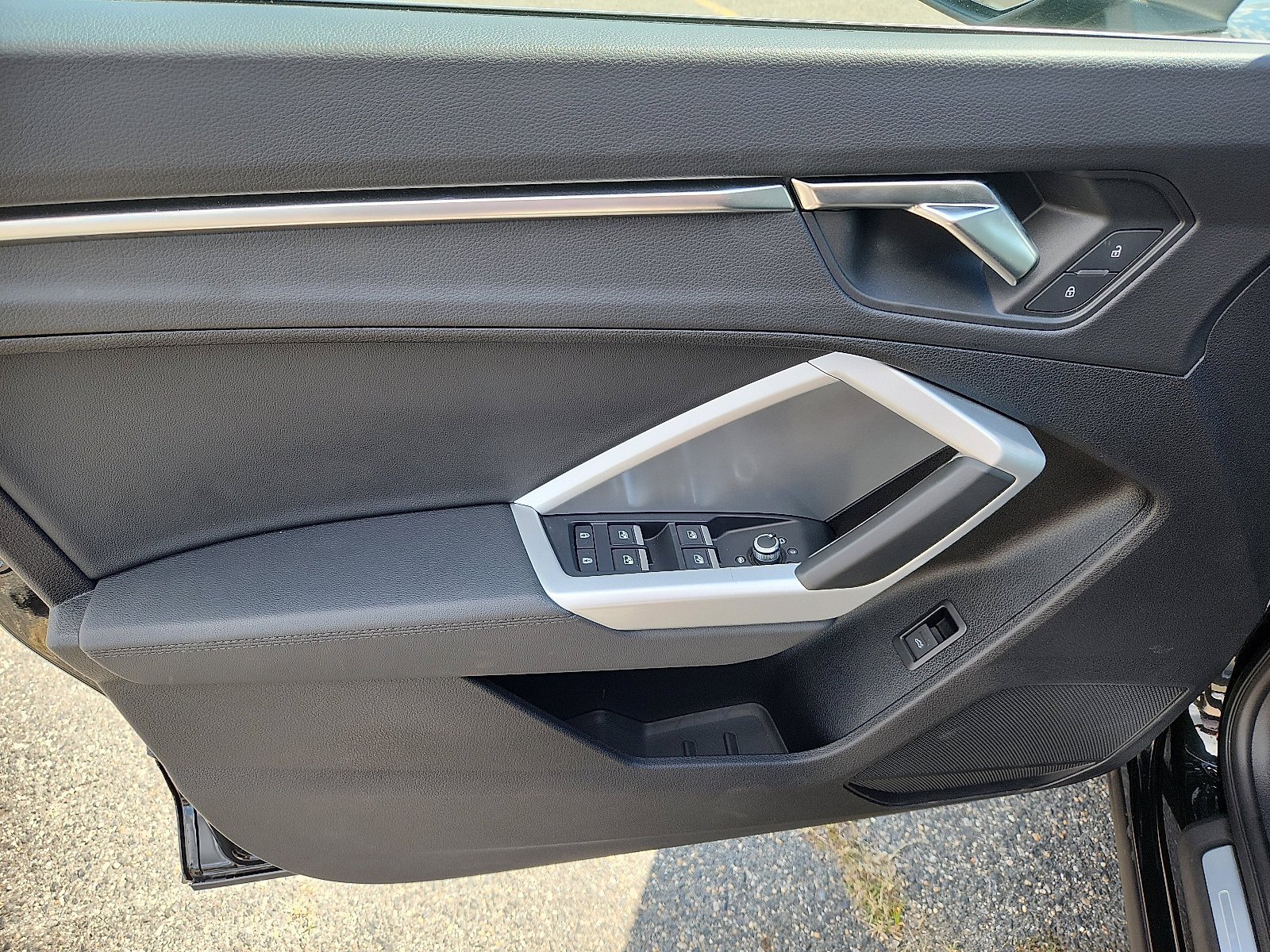 2025 Audi Q3 45 TFSI S line Premium photo 12