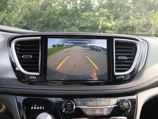 2025 Chrysler Pacifica Limited photo 16