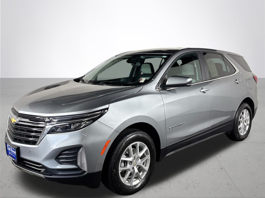 2023 Chevrolet Equinox LT photo 2
