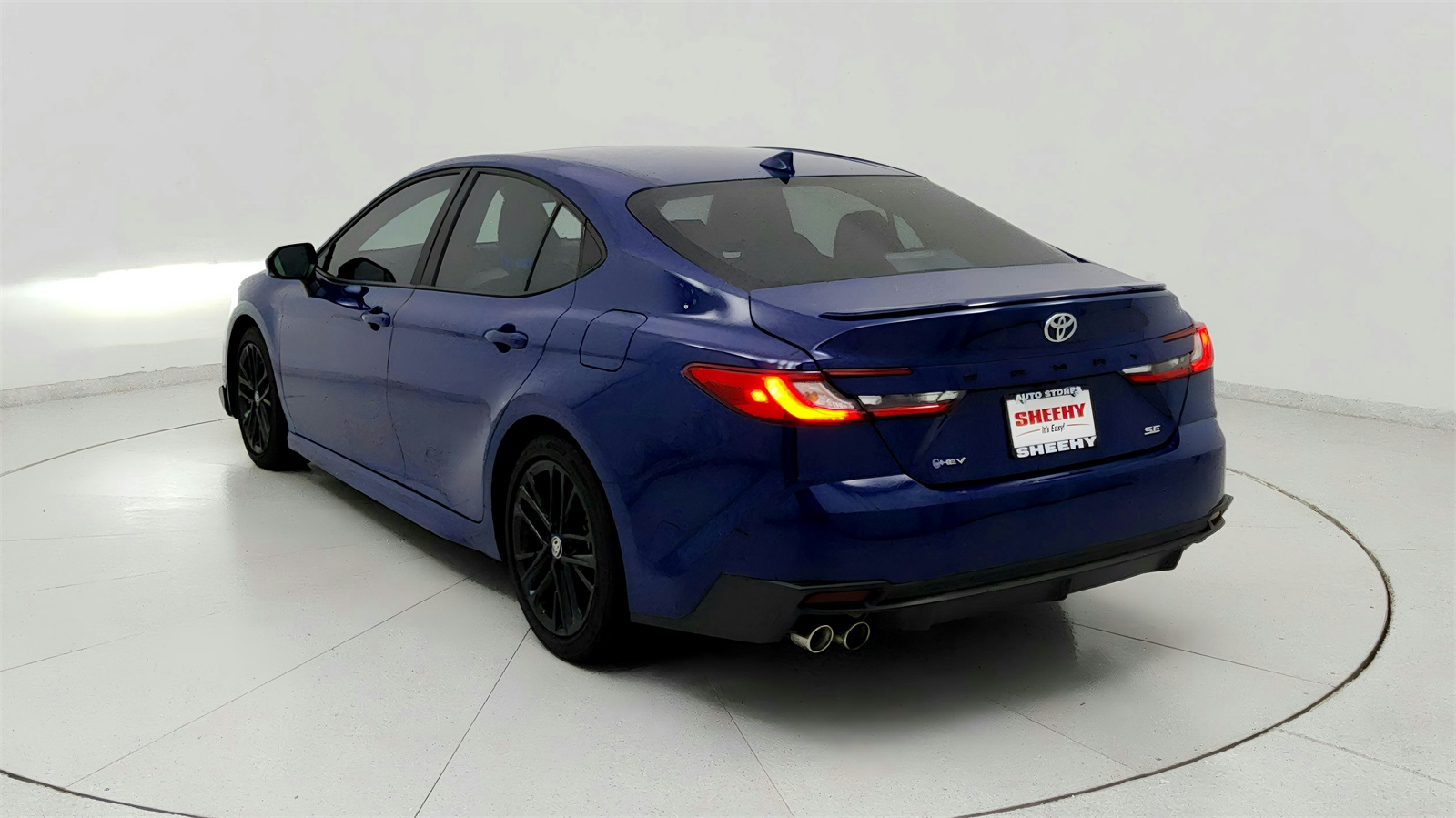 2025 Toyota Camry SE photo 5