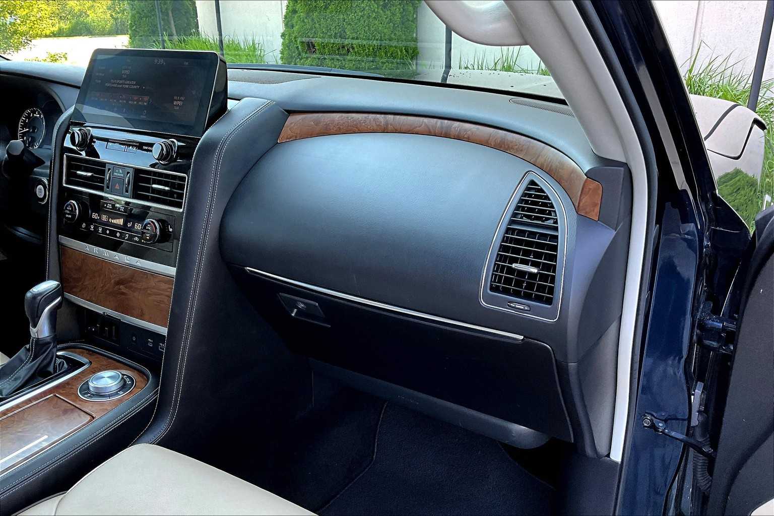 2023 Nissan Armada SL photo 18
