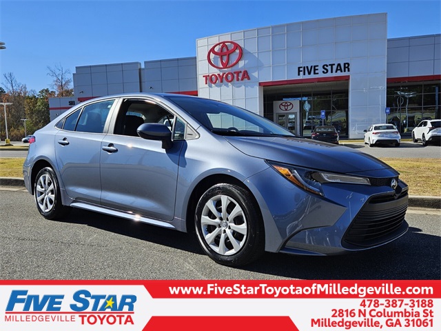 2024 Toyota Corolla LE's photo