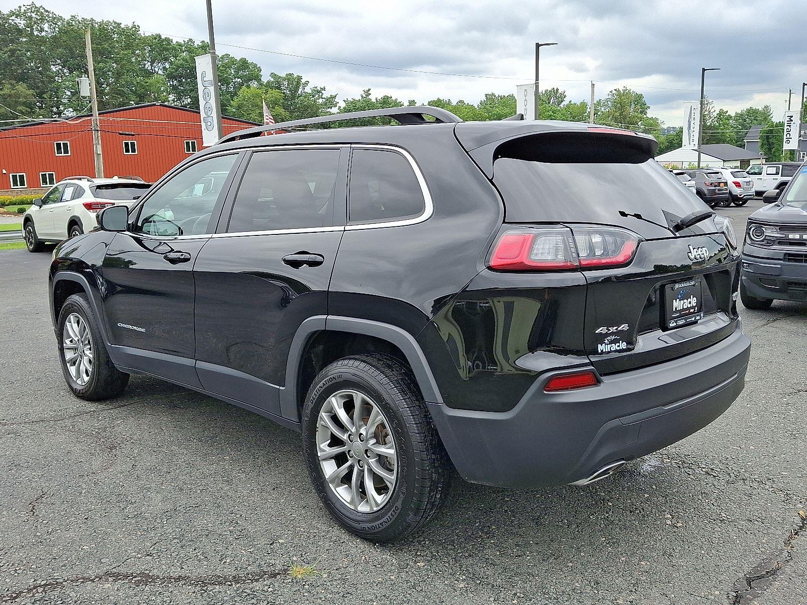 2022 Jeep Cherokee Latitude Lux photo 5