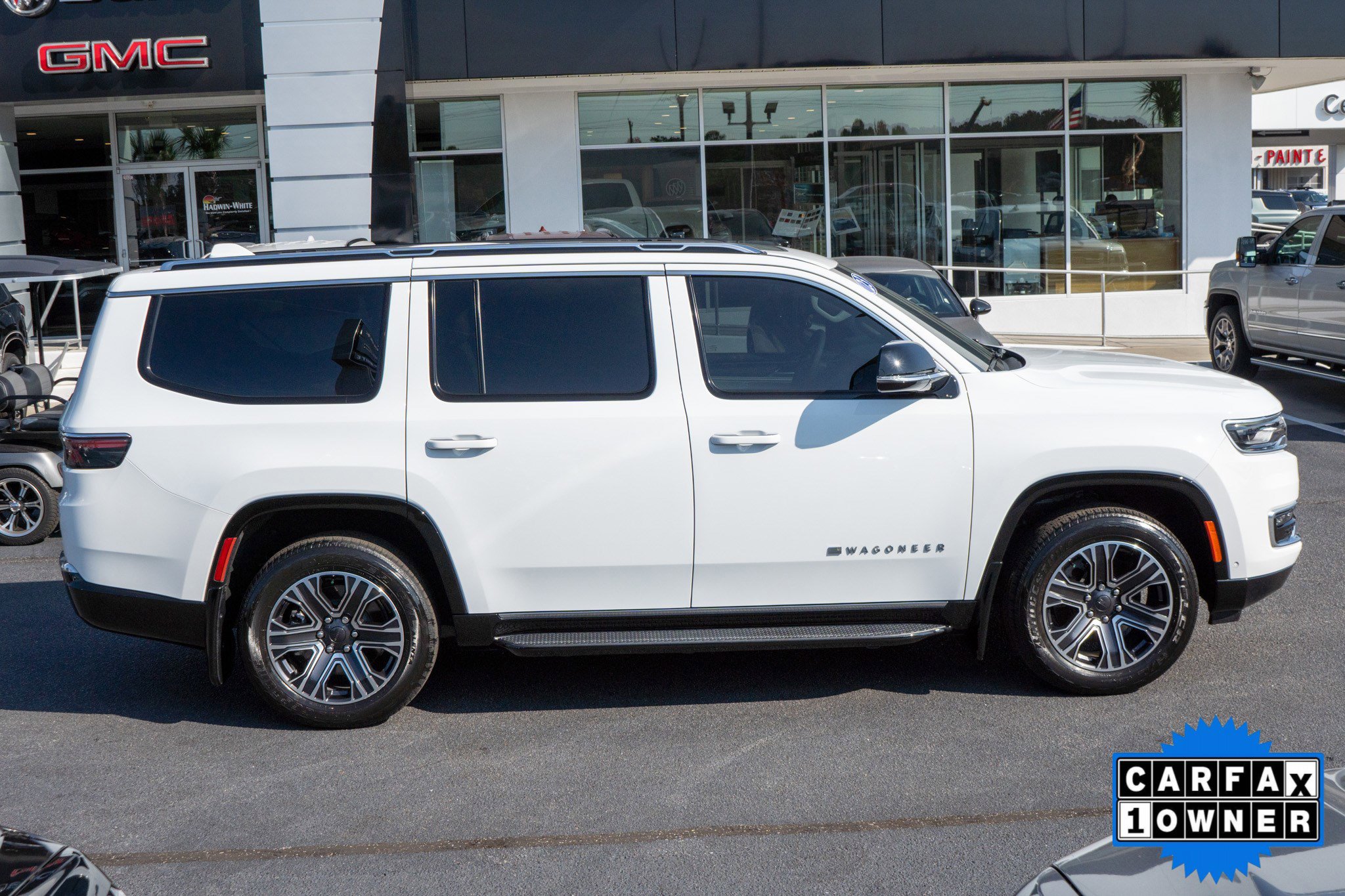 2023 Jeep Wagoneer Base photo 2