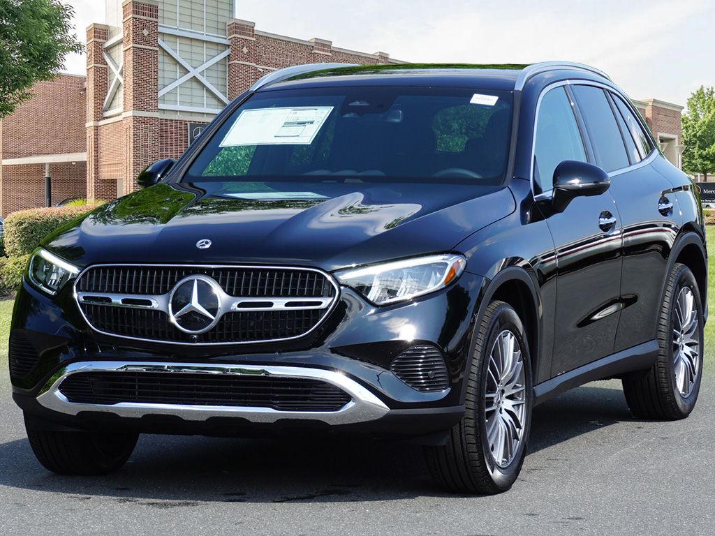2025 Mercedes Benz GLC 300 4MATIC photo 2