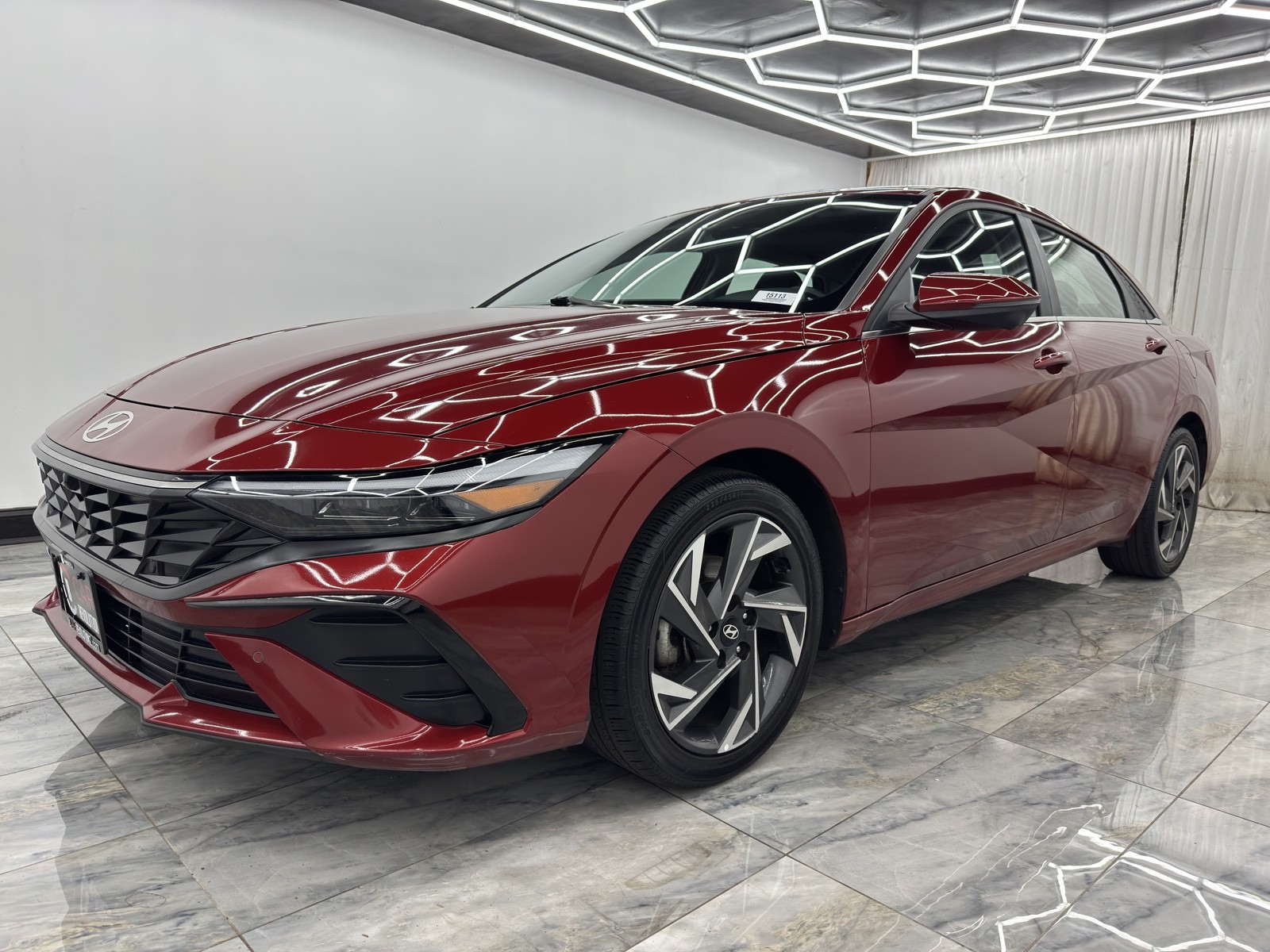 2024 Hyundai Elantra Limited photo 3