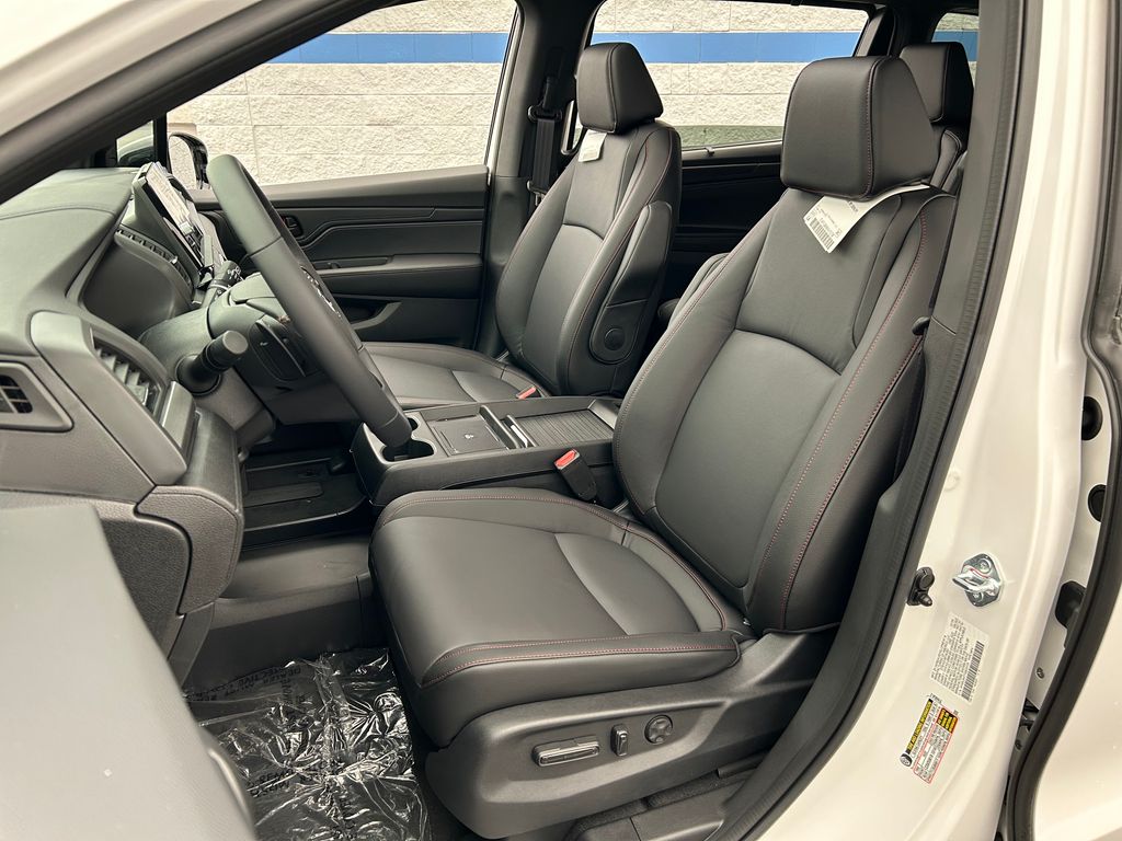 2026 Honda Odyssey photo 16
