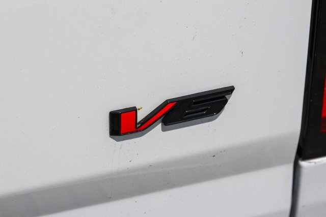 Used 2022 Summit White Chevrolet Z71 image 9