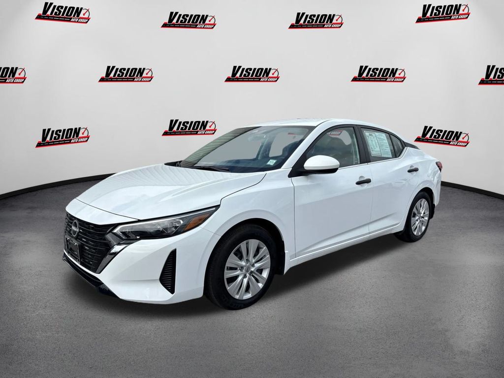 2025 Nissan Sentra S's photo