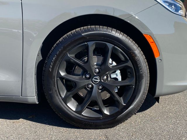 2025 Chrysler Pacifica Limited photo 15