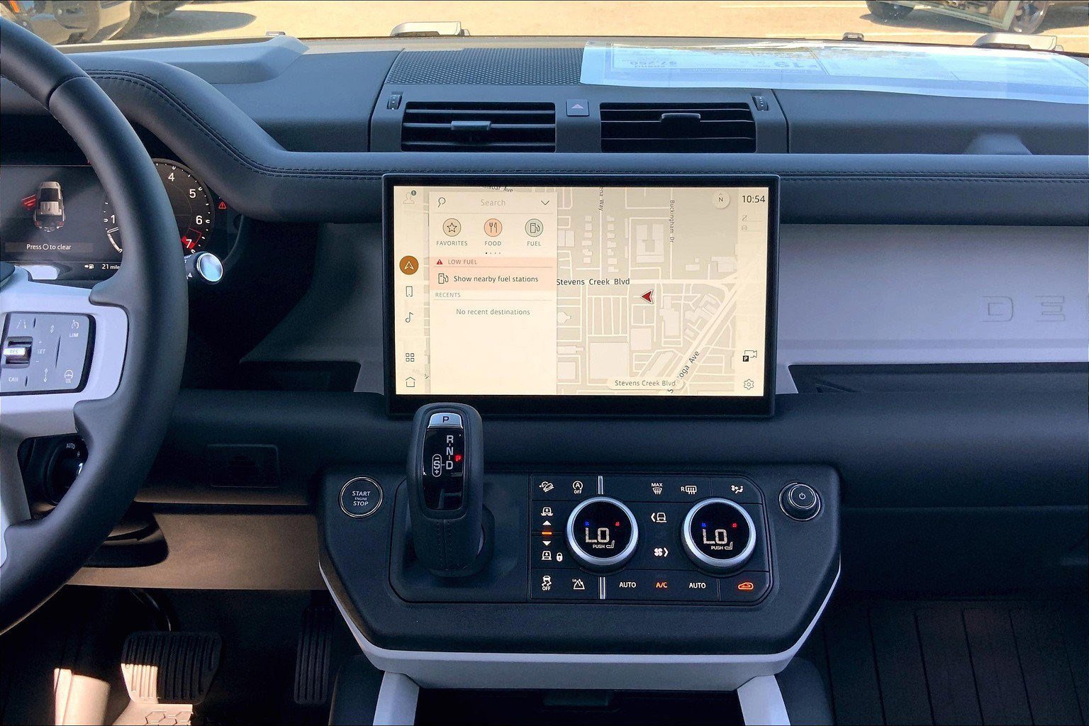 2025 Land Rover Defender 110 X-Dynamic SE photo 6