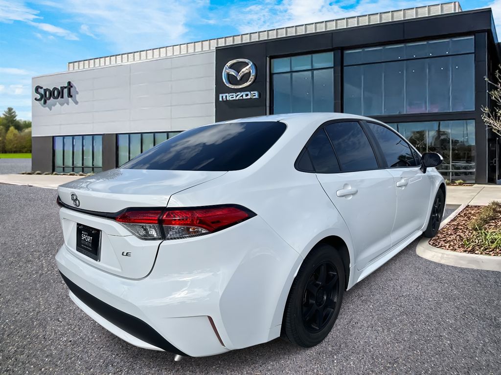 2022 Toyota Corolla LE photo 3