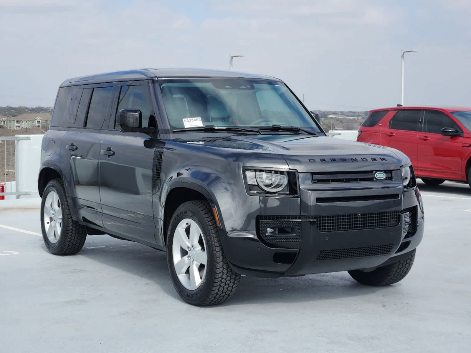 2025 Land Rover Defender 110 X-Dynamic SE photo 3