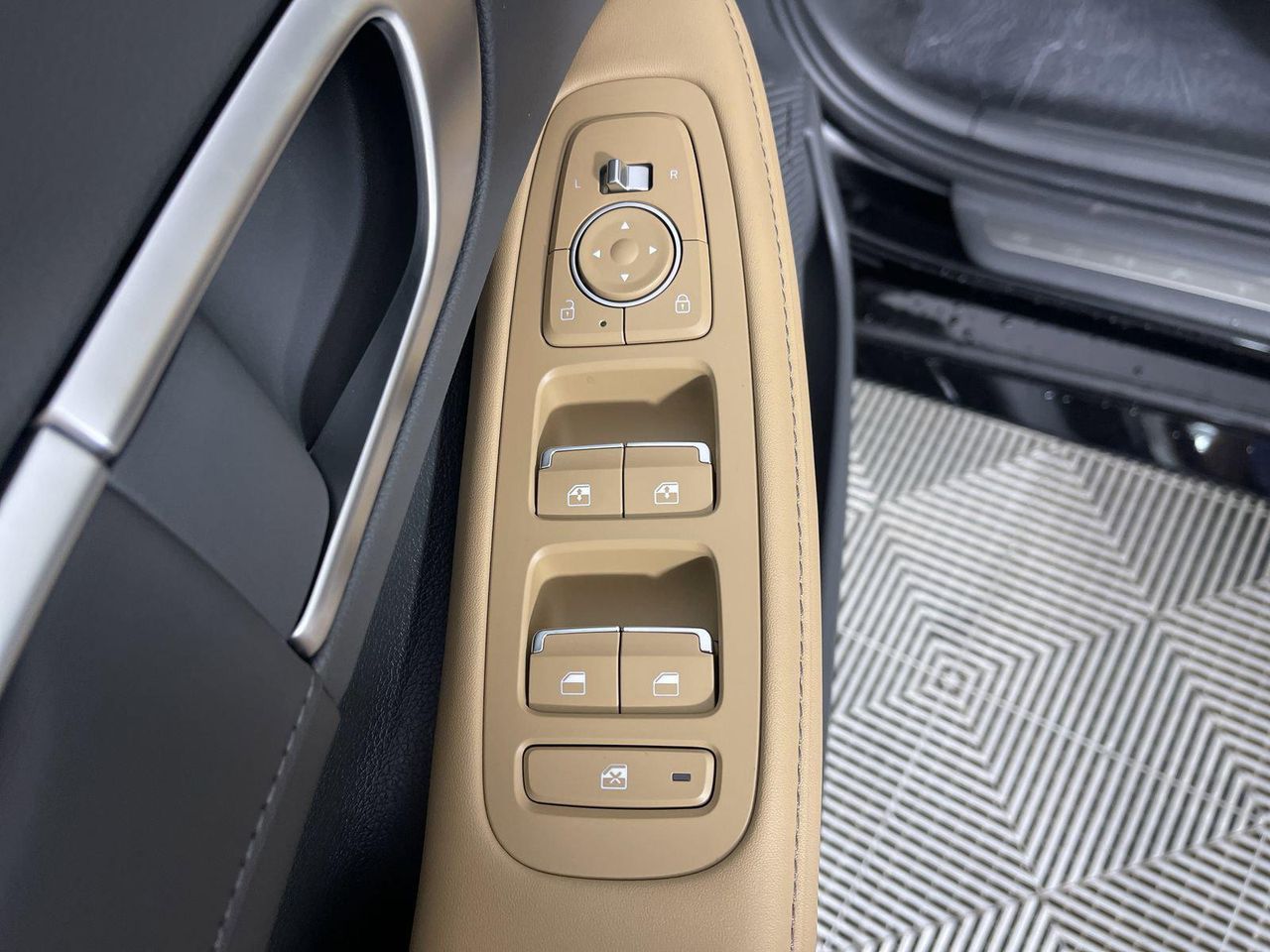 2025 Hyundai Sonata Hybrid Limited photo 11