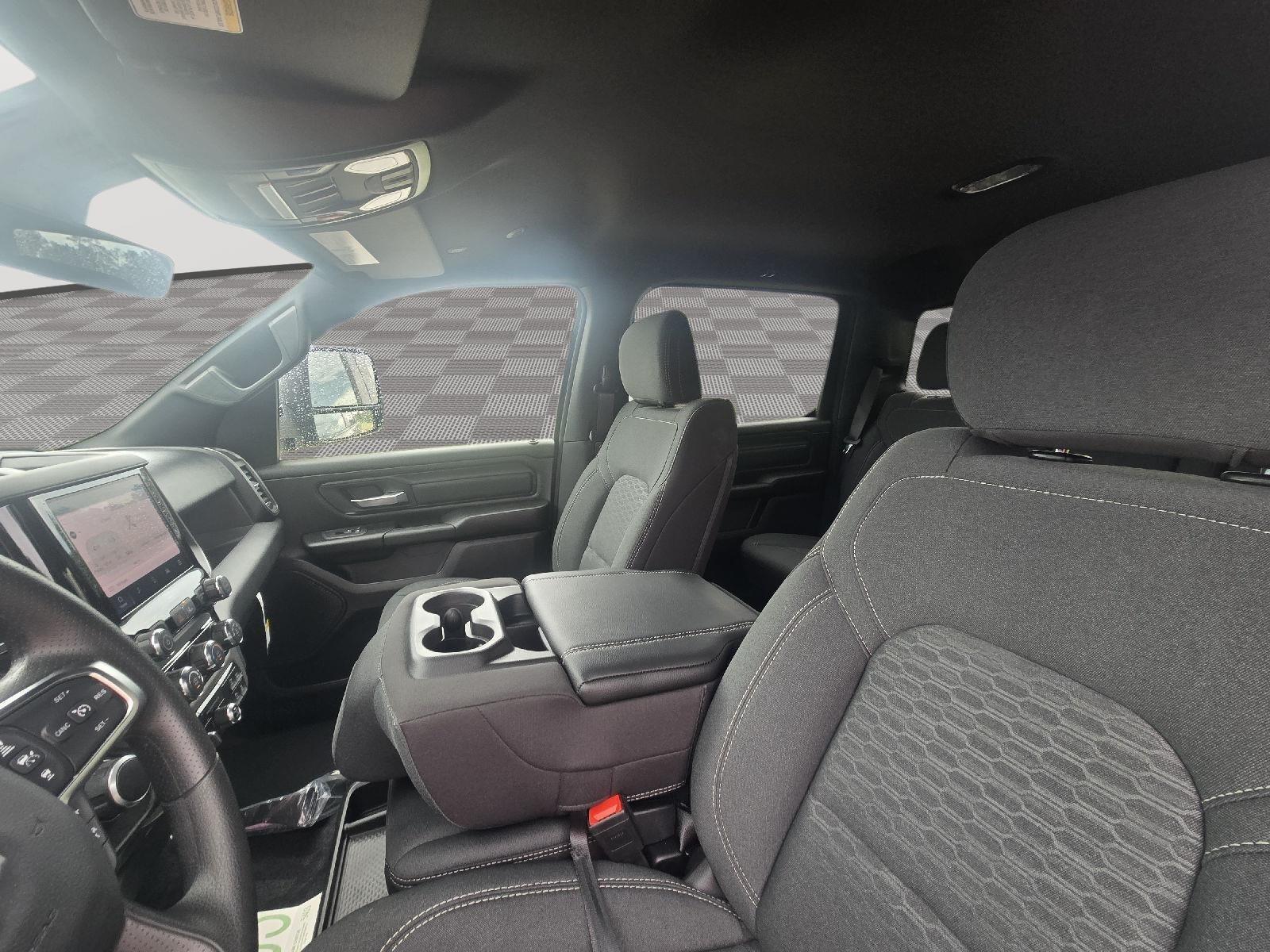 2025 Ram 1500 Tradesman photo 9