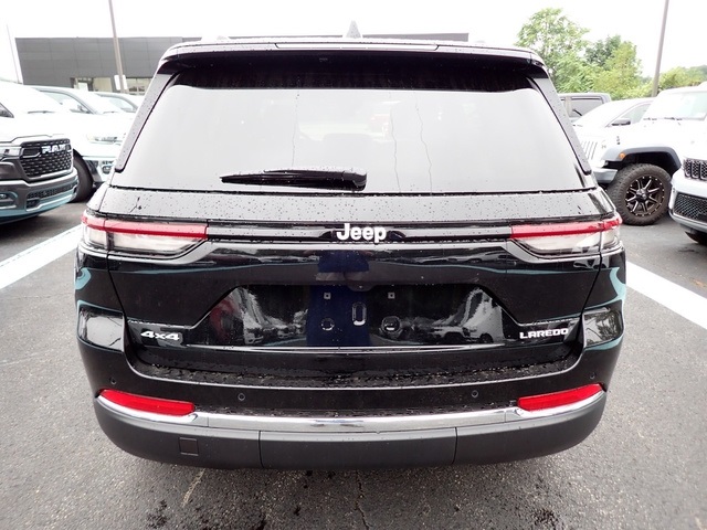2025 Jeep Grand Cherokee Laredo X photo 3