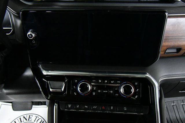 2024 Gmc Sierra 3500 HD Denali Ultimate photo 3