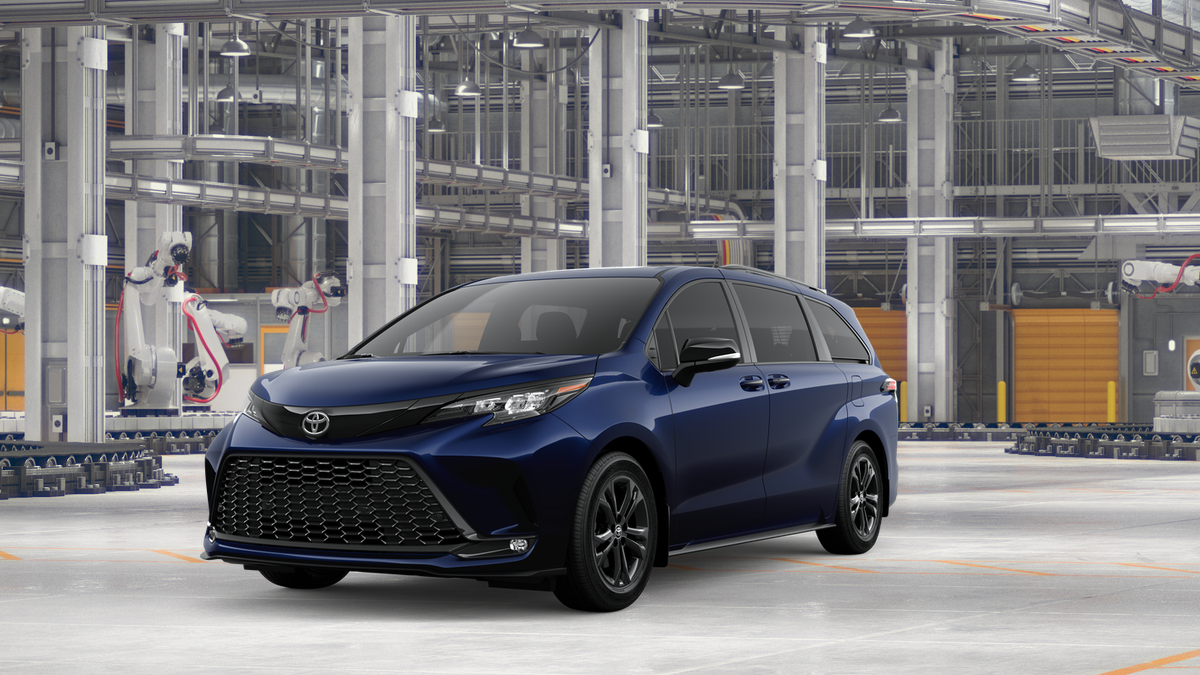 2026 Toyota Sienna XSE's photo