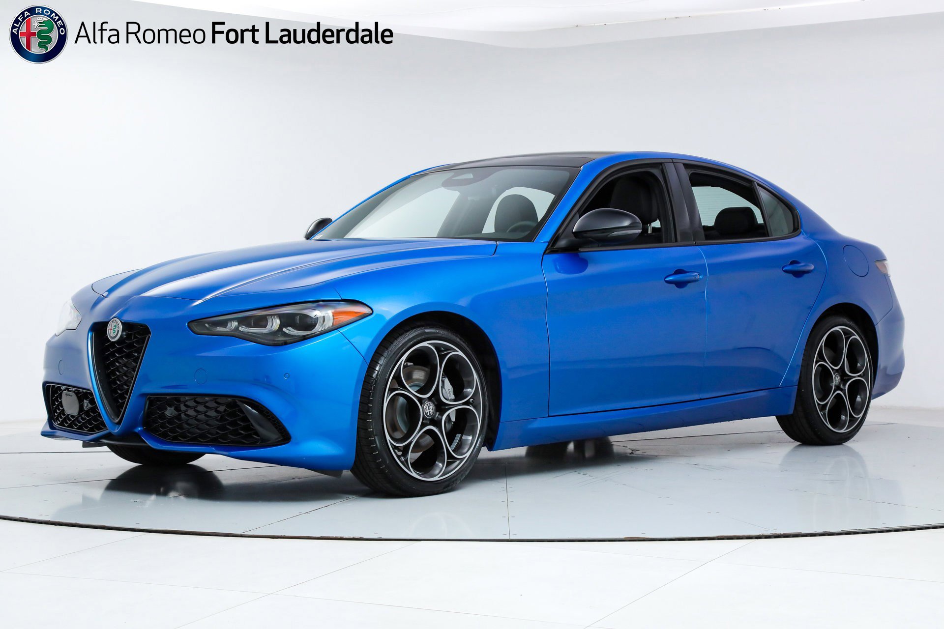 2025 Alfa Romeo Giulia Base's photo