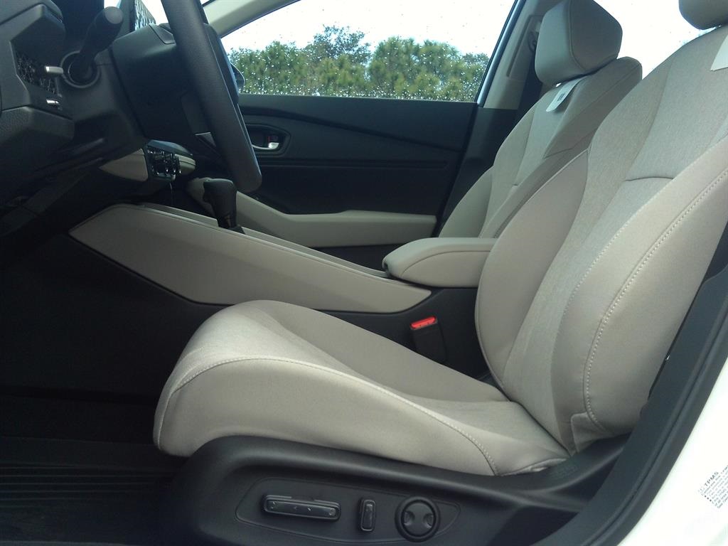 2025 Honda Accord SE photo 14
