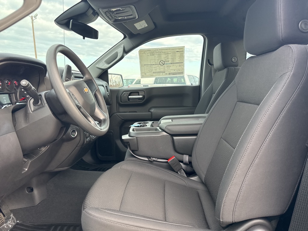 2025 Chevrolet Silverado 1500 photo 4