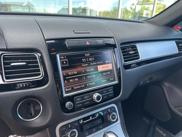 2014 Volkswagen Touareg V6 TDI photo 3
