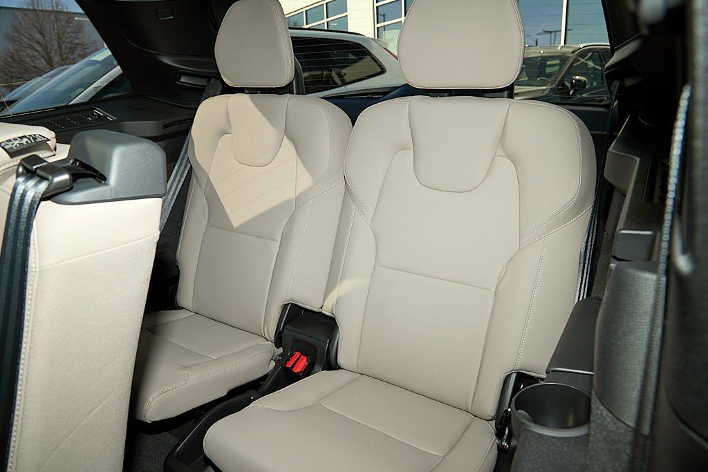 2026 VOLVO XC90 - Image 21